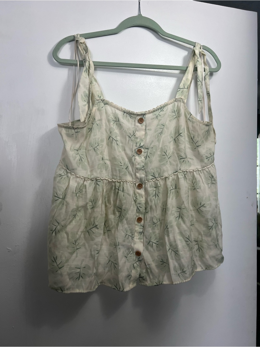 LC Lauren Conrad Pale Green Leaf-Print Tie-Strap Camisole